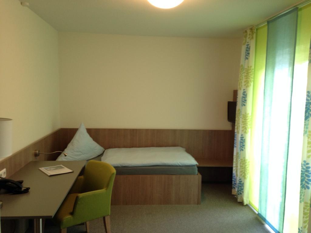 Hotel Astra Rastatt Quarto foto