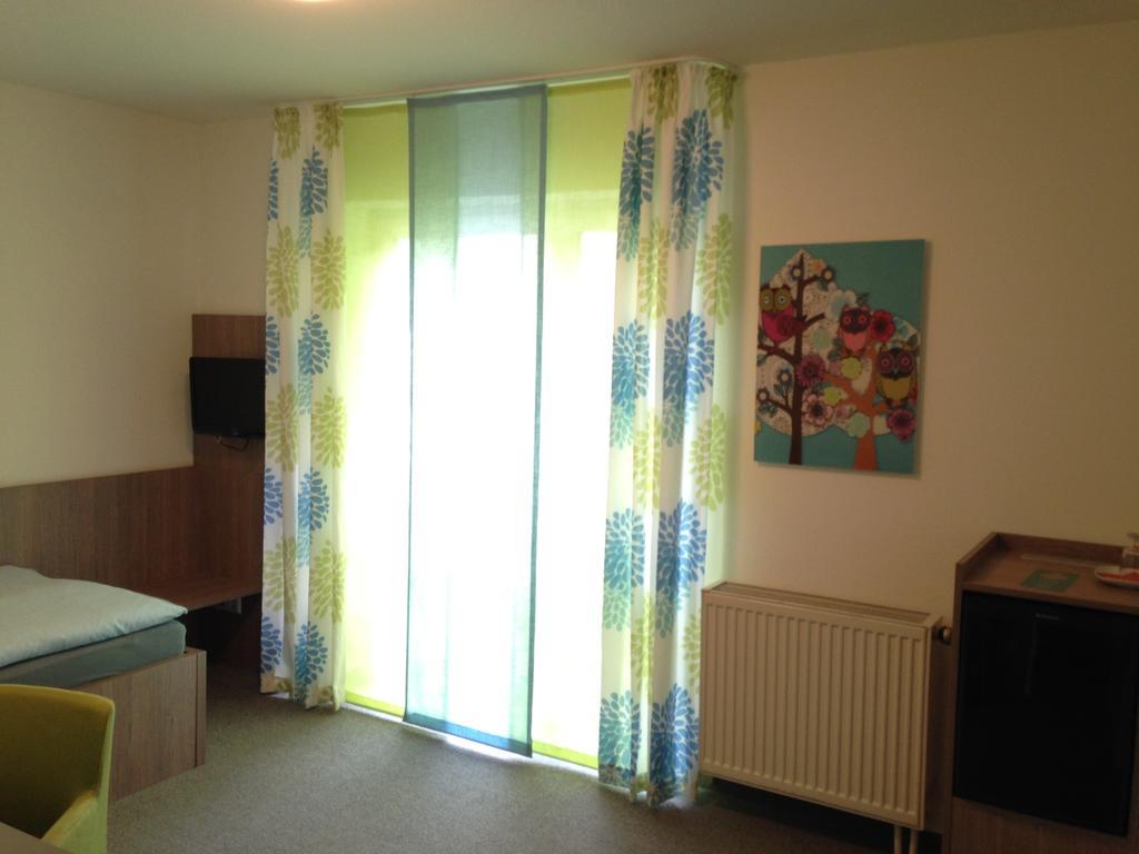 Hotel Astra Rastatt Quarto foto