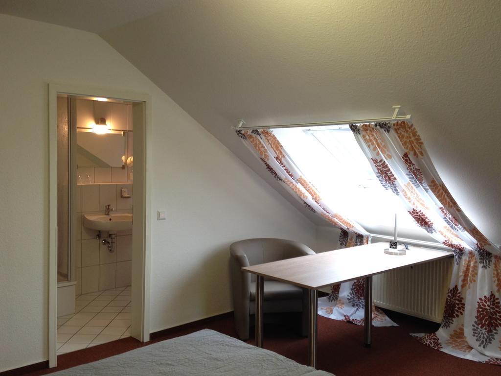 Hotel Astra Rastatt Quarto foto